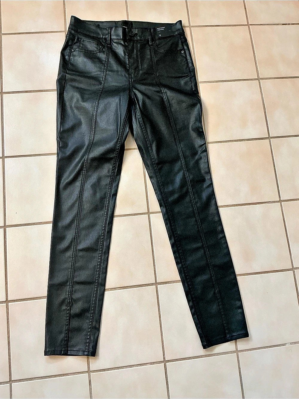 WHBM  High-Rise Coated  Skinny Coated Jeans Sz 4 NWT! Black
